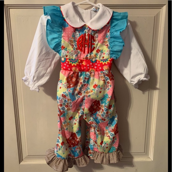Busy Bees Smocks Other - Busy Bees Smocks 12M monogrammed “BHE” romper
